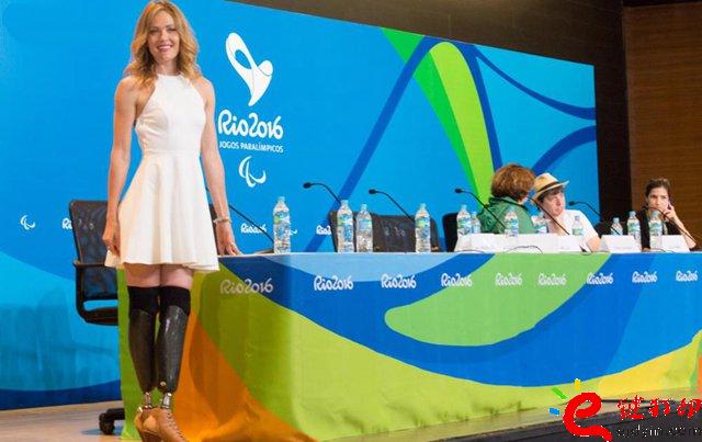 3D打印服裝_殘奧會開幕式之星Amy Purdy的3D打印連衣裙閃耀舞臺 3D打印服裝_殘奧會開幕式之星Amy Purdy的3D打印連衣裙閃耀舞臺